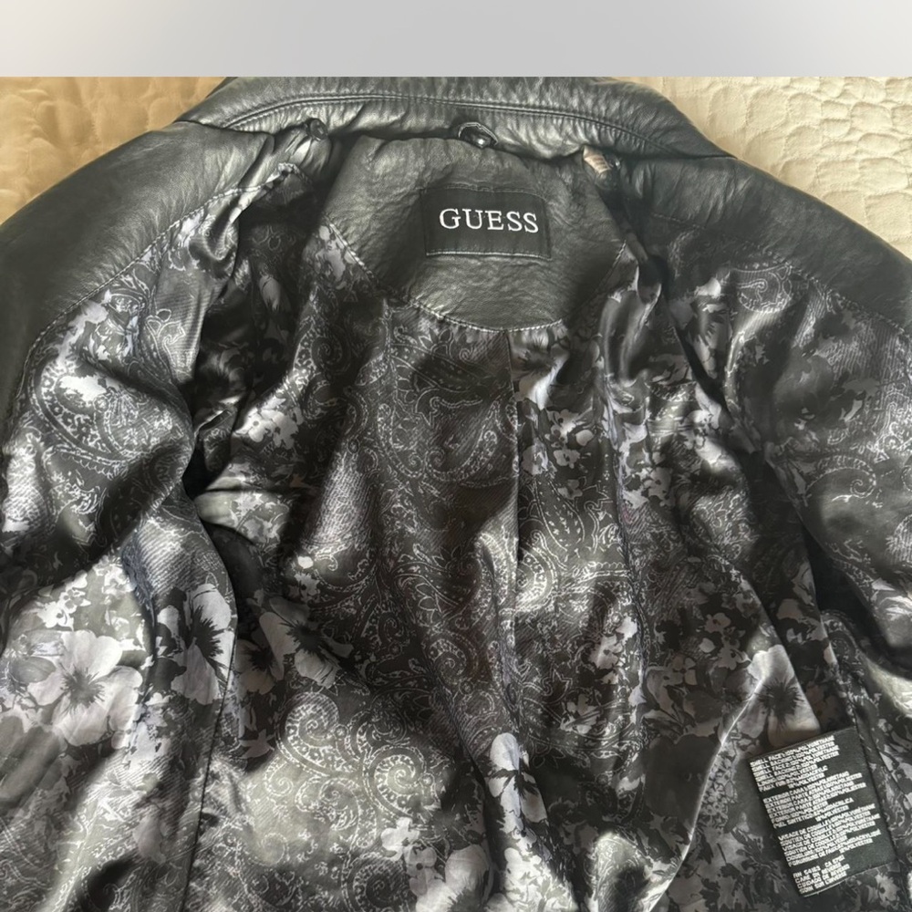 Vintage GUESS Black Faux Leather Jacket for Women - Picture 4 of 4